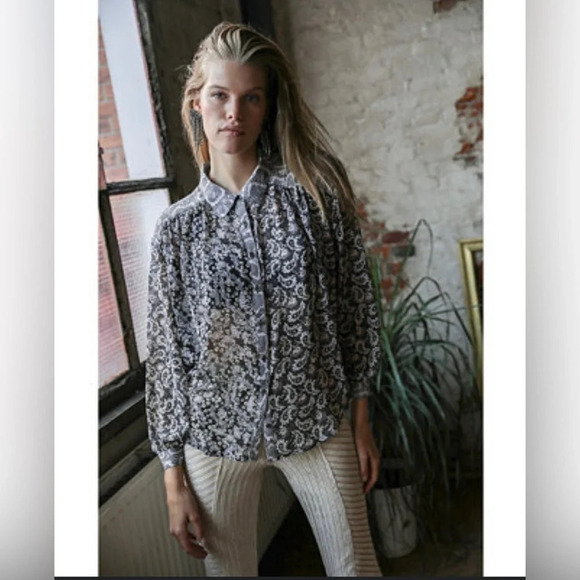 Free People Women’s Dani Button Down Sheer Top Blouse Black/White NWT Size XS - Picture 1 of 10